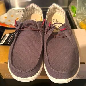 NWT Hey Dudes Women’s Slip on Shoes size 9